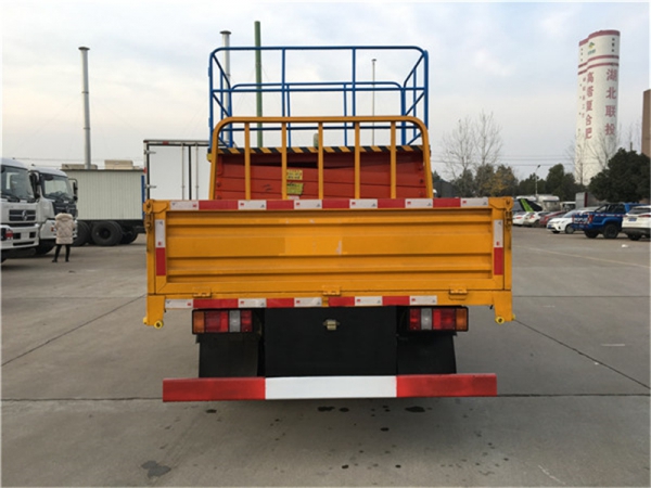 (國六)江鈴10米剪叉式升降平臺(tái)高空作業(yè)車